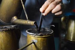 Menikmati Kopi Robusta di Warkop Legendaris Nan Yo Padang