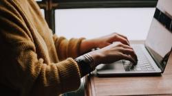 Cara Memunculkan Keyboard Virtual di Layar Laptop Tanpa Ribet!