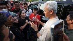 2 Perempuan Cirebon Nangis Gegara TikTok Shop Ditutup, Ini Solusi Ganjar Pranowo<