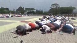 Ratusan ASN Sumedang Salat Istisqo, 1 Jam Kemudian Hujan Turun
