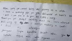 Mahasiswi Bunuh Diri Terjun dari Mal Tinggalkan Surat ke Ibu: Jangan Lupa Berdoa buat Aku Ya!<