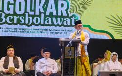 Ribuan Kader Hadiri Golkar Bersholawat di Stadion Si Jalak Harupat Bandung<