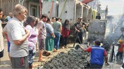 Pasokan Air Bersih Putus gegara Proyek Drainase, Ratusan Warga Medan Protes