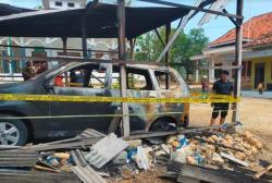 Mobil Tokoh Agama di Sampang Diduga Dibakar OTK, Polisi Turun Tangan<