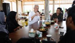 Ganjar Pranowo Tantang Aktivis BEM Se-Malang Raya Terjun ke Politik
