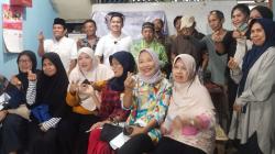 Bacaleg Partai Perindo Diska Resha Putra Diskusi dengan Warga Manggarai Jaksel