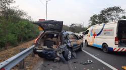 Kecelakaan di Tol Cipularang, 2 Orang Tewas Tertabrak Truk saat Ganti Ban CRV