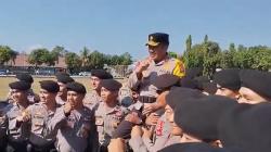 Dimutasi ke Kalteng, Kapolda NTB Irjen Djoko Poerwanto Pamitan saat Pimpin Apel Pasukan<