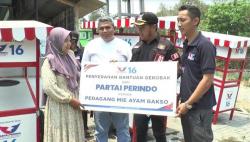  Partai Perindo Beri Bantuan Gerobak Gratis untuk Pelaku UMKM di Kendal