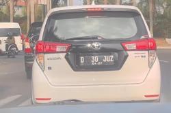 Viral Pelat Nomor Kendaraan Bertuliskan 30 Juz, Warganet: Mobil Punya Ustad Kali Ya