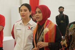 Angela Tanoesoedibjo Dampingi Siti Atikoh Ganjar Bersiap ke KPU