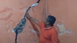 Gempa M5,6 Guncang Garut, Dinding Rumah Warga di Wanaraja Retak Berongga
