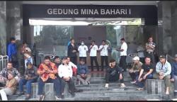 Puluhan Nelayan di Cilacap Tolak Peraturan Ekonomi Biru Kuota Penangkapan Ikan dan PNBP<