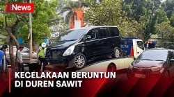 Nahas! Kecelakaan Beruntun di Duren Sawit, Pengendara Motor Terpental