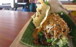 Intip Resep Pecel Pincuk Khas Madiun, Makanan Ganjar Pranowo-Mahfud MD Usai Test Kesehatan di RSPAD Gatot Subroto
