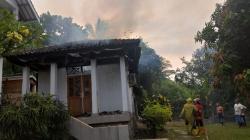 Vila di Cisolok Sukabumi Terbakar saat Ditinggal Penjaga, Diduga Akibat Korsleting Listrik<