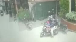 Terekam CCTV, Pasutri Nekat Curi Helm di Areal Masjid Cirebon, Pelaku Tertangkap