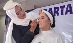 Bacaleg Partai Perindo Erlinarti Beri Pelatihan Make Up Profesional Gratis, Ini Tujuannya    
