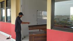 Ngeri, Puting Beliung Terjang Sekolah saat KBM, Murid Teriak Histeris<