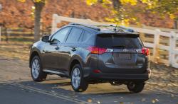Berpotensi Terbakar, Toyota Recall 2 Juta SUV RAV4