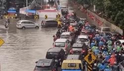 Hujan Deras, Sejumlah Jalan di Jaksel Tergenang Air