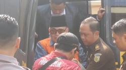 Berbaju Tahanan, Panji Gumilang Jalani Sidang Perdana di PN Indramayu<