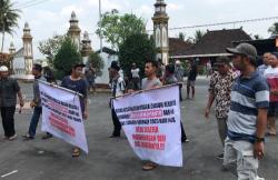 Selingkuh dengan Warga, Dukuh di Gunungkidul Dituntut Mundur<