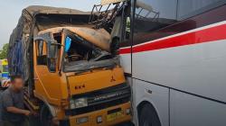 Kecelakaan di Bandung Hari Ini, Truk Tabrak Belakang Bus Primajasa di Tol Purbaleunyi, 1 Orang Tewas<
