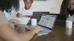 Cara Cek Typo di Word dengan Cepat