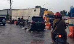  Kaligawe Dikepung Banjir, Jalur Pantura Semarang-Demak Macet