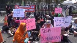 Biaya BOPD Tak Dibayar Sesuai Janji, Puluhan Orang Tua Siswa Geruduk Gedung Sate Jabar