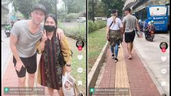 Viral Wanita Ini Diajak Foto Bareng Chris Martin di Jalanan, Netizen: Rezeki Gak Ketuker