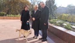 Waduh, Presiden Austria Digigit Anjing saat Berkunjung ke Moldova