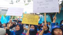 Buruh Tuntut Upah Naik 25 Persen, Apindo Kota Cimahi: Kondisi Perusahaan Berat<