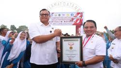 Kemeriahan Peringatan Hari Guru Nasional di Sultra, Upacara, Penghargaan hingga Rekor Muri
