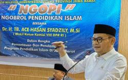 Momen Wakil Ketua Komisi VIII DPR Didaulat Ratusan Guru PAI di Bandung Nyanyikan Lagu Oemar Bakrie<