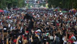 Ganjar Ajak Lautan Manusia Peserta Jalan Sehat di Makassar Wujudkan Pemilu Damai
