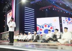 Mahfud MD Takjub Sholawat Kebangsaan Dibanjiri Ribuan Warga Jember