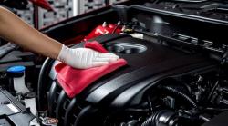 Tips Membersihkan Ruang Mesin Mobil yang Benar, Jangan Pakai Air Tekanan Tinggi!