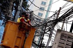Kabel Semrawut di Tiang-Tiang Jakarta Dururat untuk Segera Dibenahi