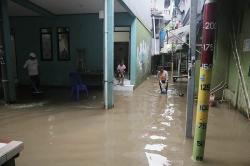 Permukiman Warga Kebon Pala Jakarta Masih Terendam Banjir 30 Sentimeter