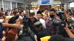 Bandara Lombok Bergemuruh Sambut Kedatangan Ganjar Pranowo di NTB
