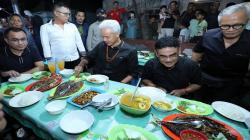 Begini Momen Ganjar Bikin Heboh Warga dan Pedagang di Pasar Kuliner Malam Kampung Solor Kupang