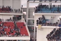 Kericuhan Suporter Warnai Laga PSIS vs PSS di Stadion Jatidiri Semarang