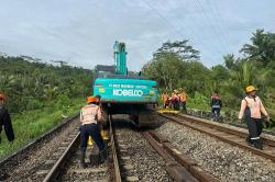 Terdampak Longsor Banyumas, 10 Perjalanan Kereta di Daops 6 Yogyakarta Dialihkan <