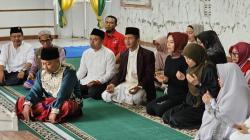 Safari Politik ke Cianjur, Siti Atiqoh Ganjar Sowan dan Ziarah ke Makam Mama Gelar