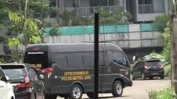 Apartemen Firli Bahuri Dikabarkan Digeledah, Mobil Polda Metro Terparkir di Halaman