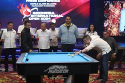 Hary Tanoesoedibjo dan Raffi Ahmad Adu Jago Main Biliar