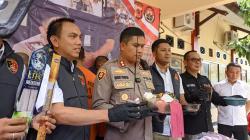 Bermodus Sembuhkan Penyakit, Dukun di Sukabumi Cabuli Pasien saat Mandi Kembang<