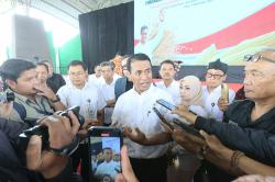 Mentan Revisi Peraturan Pupuk Bersubsidi, Petani Bisa Tebus Hanya Gunakan KTP